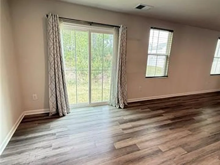 244 Mildred Dr — Photo 6