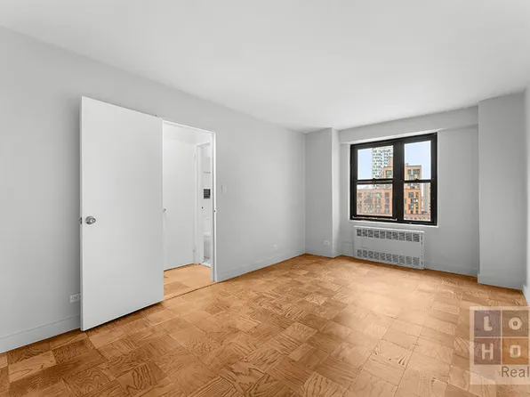 212 East Broadway image 15 of 31