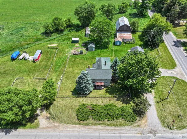8990 Birch Run Rd, Millington, MI 48746