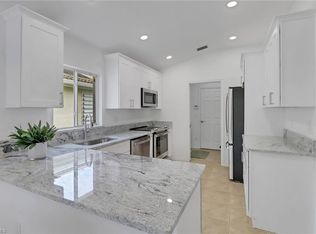 7849 Stratford Dr, Naples, FL 34104
