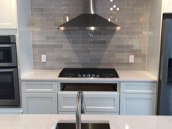 5th image of 22 Parkway Cres