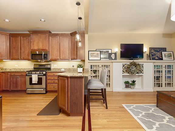 5th image of 5053 N Winchester Ave APT 3S