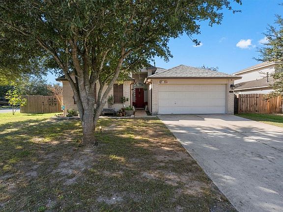 3rd image of 501 Garrett Ct