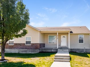 2114 E Juniper Dr, Eagle Mountain, UT 84005