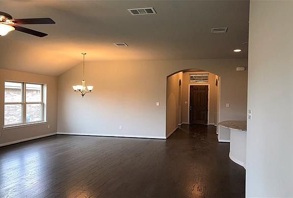 2nd image of 6833 Leonardo Dr