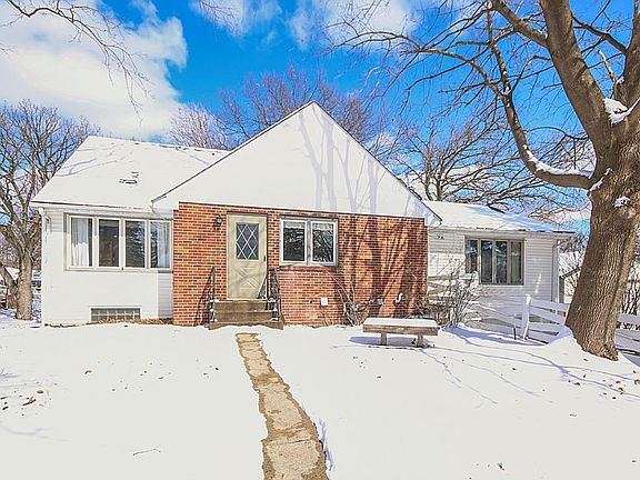 2nd image of 1227 Oakcrest Ave