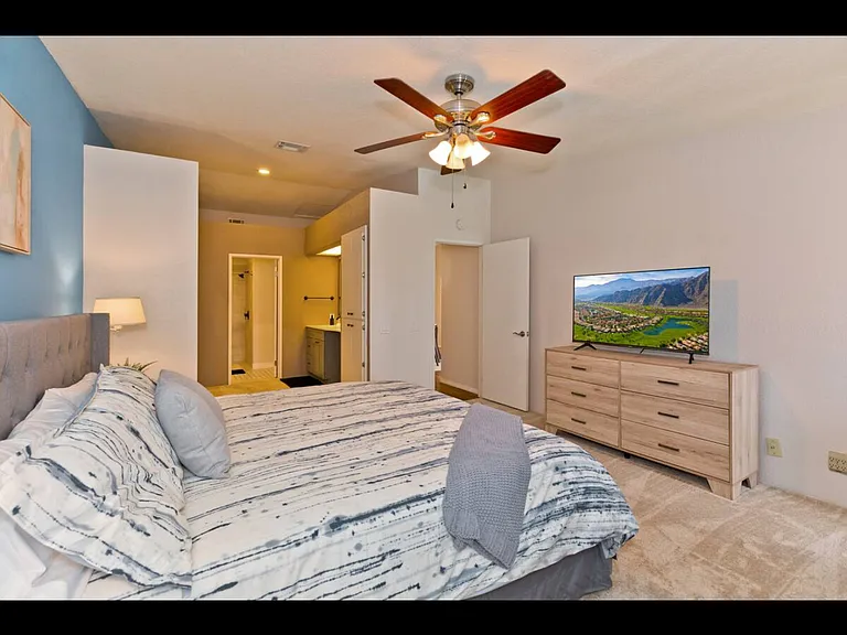 505 S Farrell Dr #S118 — Photo 16