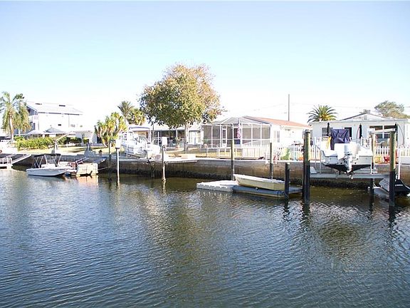 3rd image of 4920 Pelican Dr