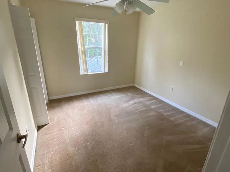 231 NE 28th Ave #105 — Photo 26