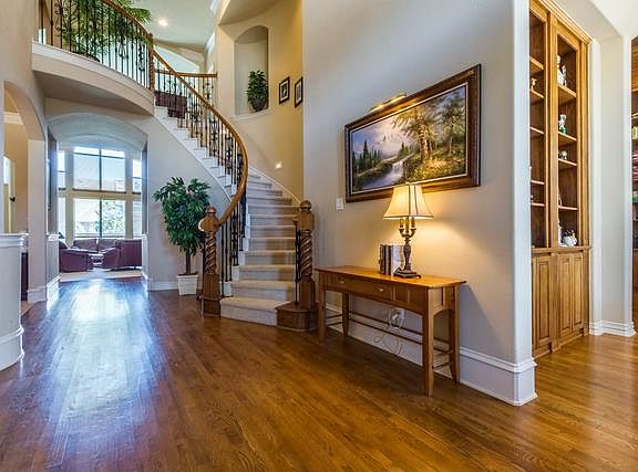 4th image of 400 Orchard Hill Dr