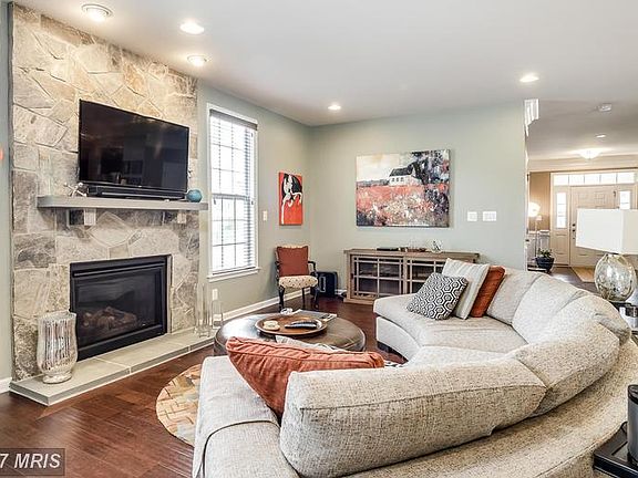 4th image of 43158 Ashley Green Dr