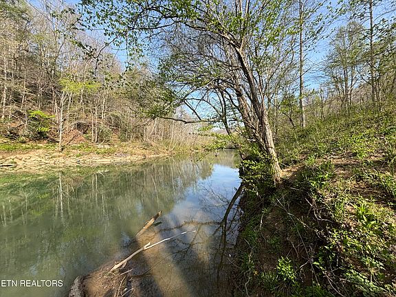 3rd image of Lawson Rd