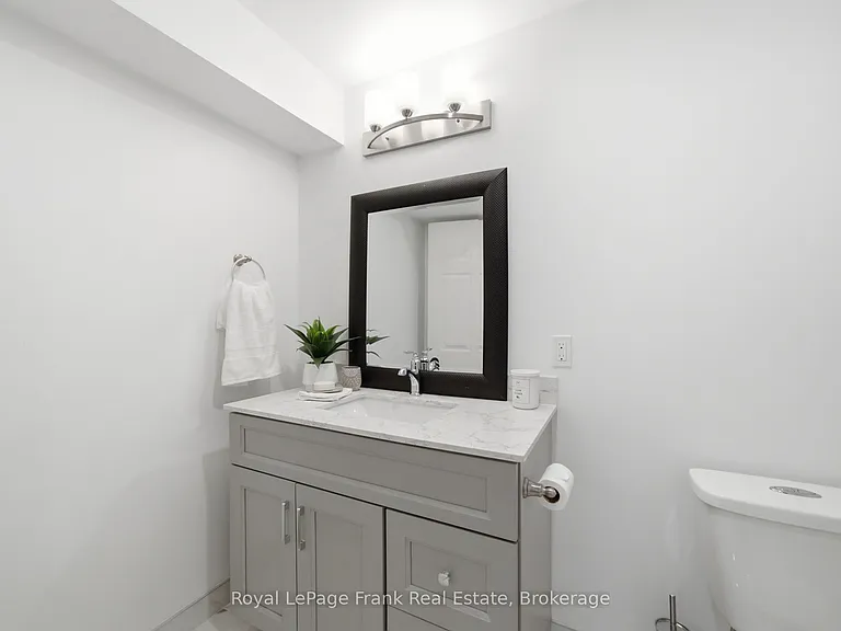 26 Fallingbrook Cres — Photo 25