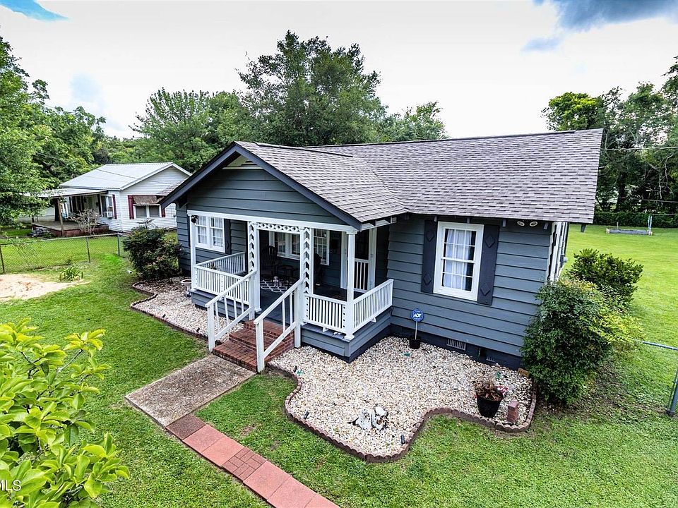 1st image of 2517 Joan Ave