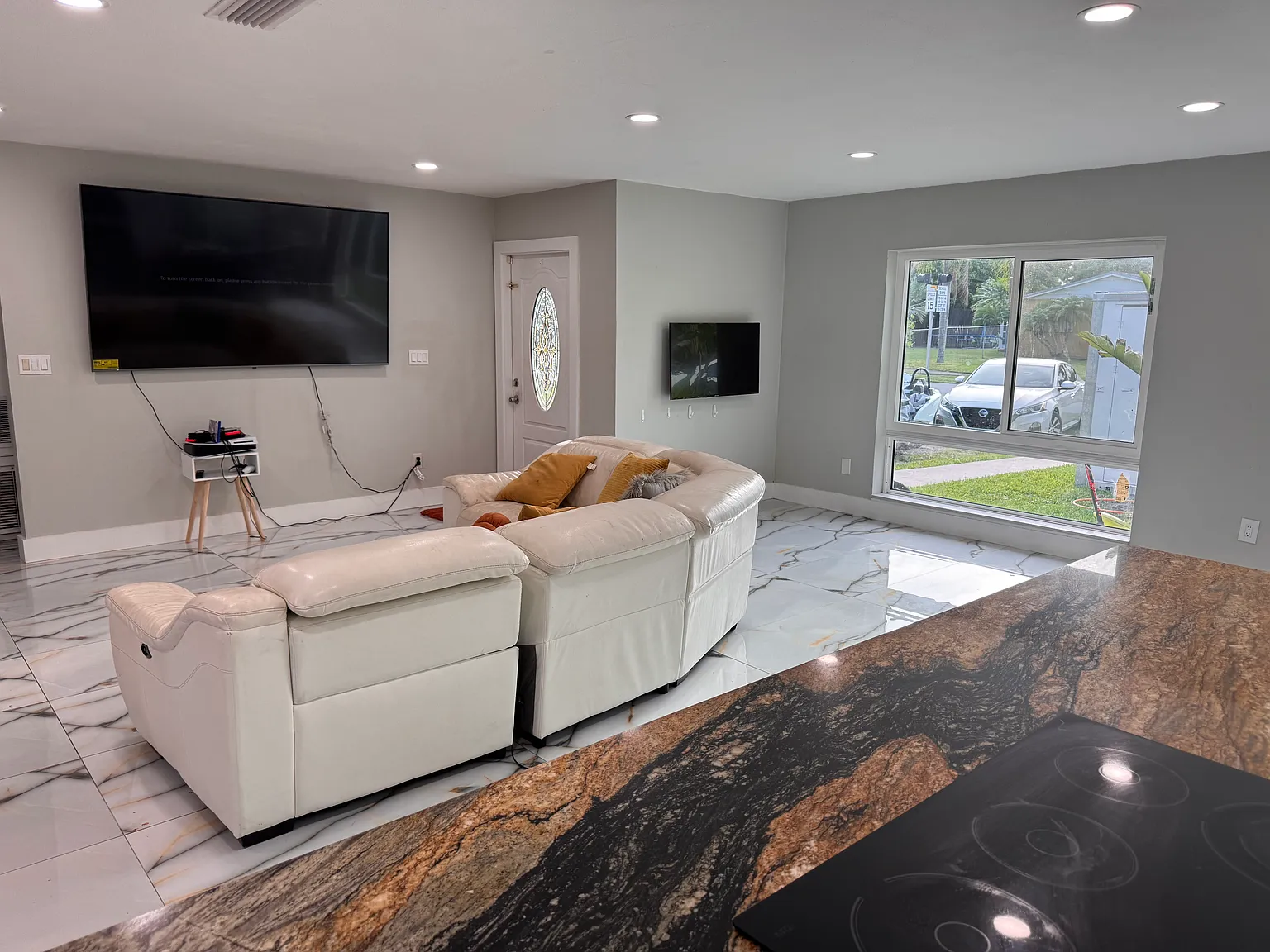 4 bed, 1682 sqft, $3,750 — Photo 2