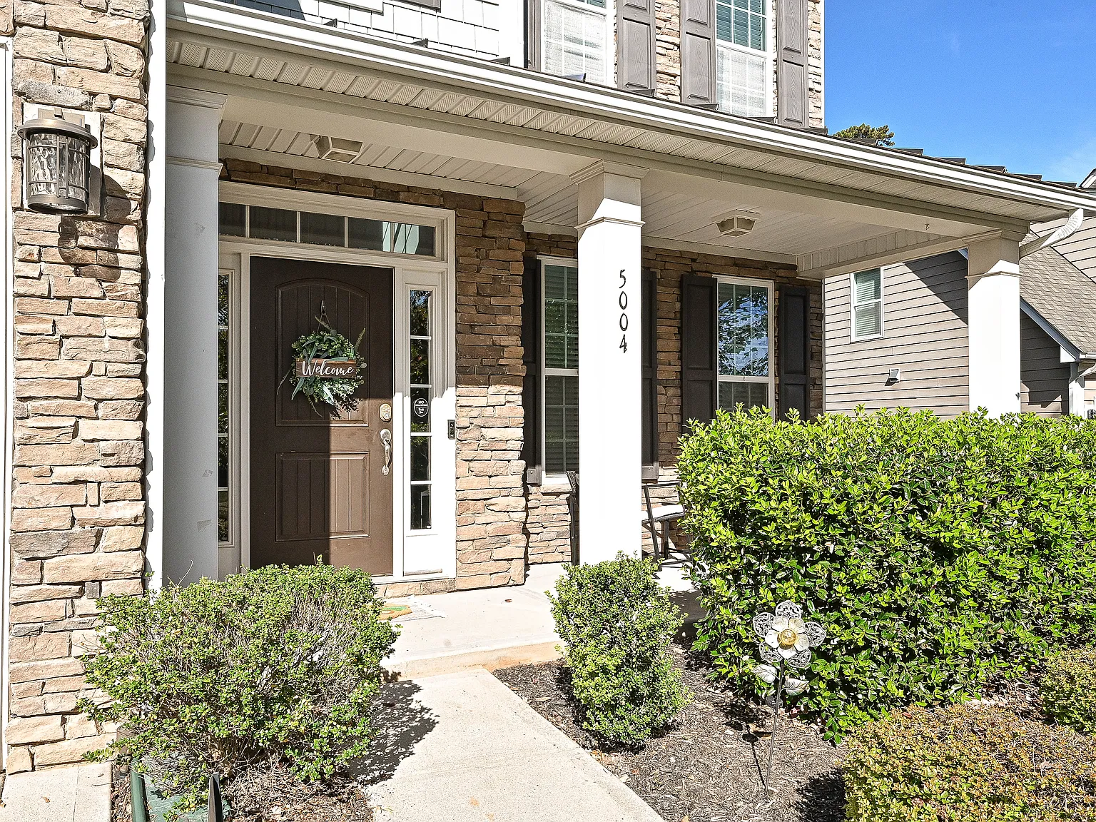 5 bed, 2633 sqft, $3,200 — Photo 2