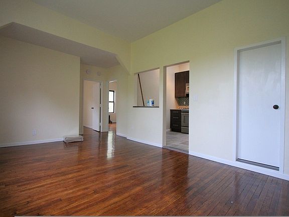 3rd image of 93 Barrow St APT 5