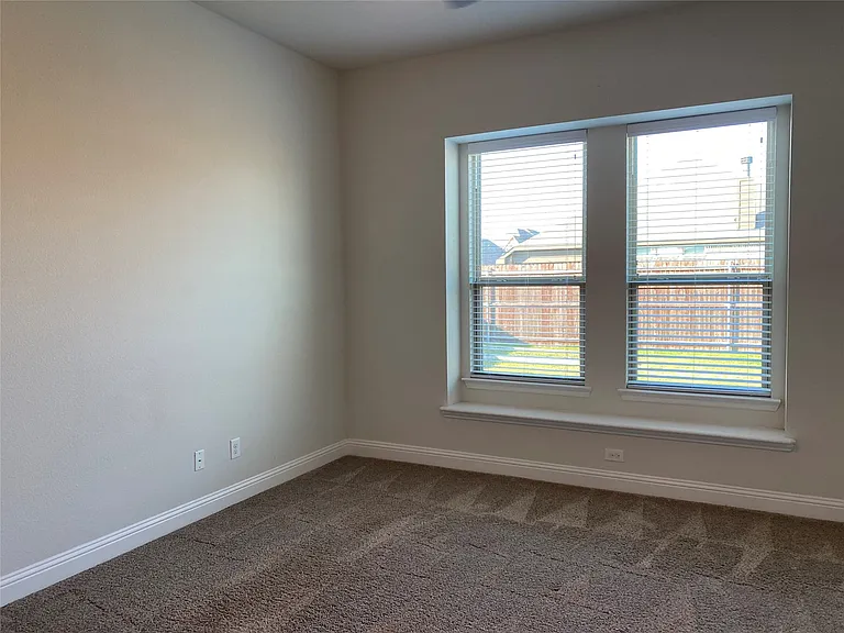 282 Hilltop Dr — Photo 11