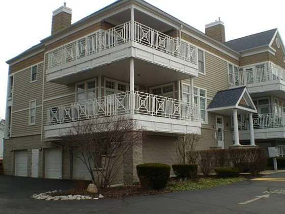 110 Lake Shore Dr APT C photo 1
