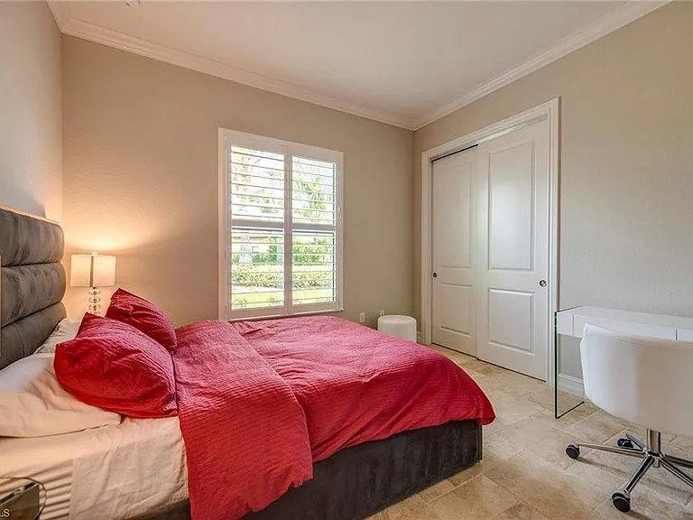 6560 Roma Way — Photo 14