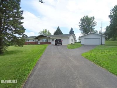 7306 W Eleroy Rd, Lena, IL, 61048