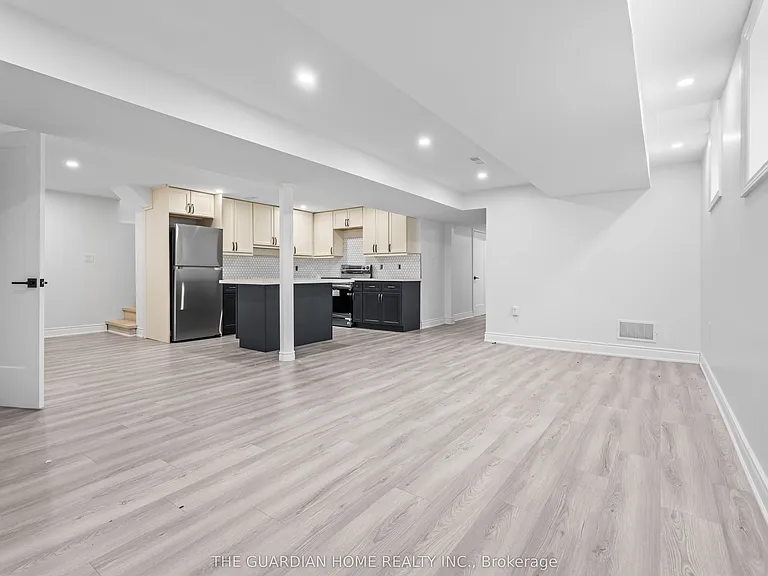 44 Williamson Dr W — Photo 14