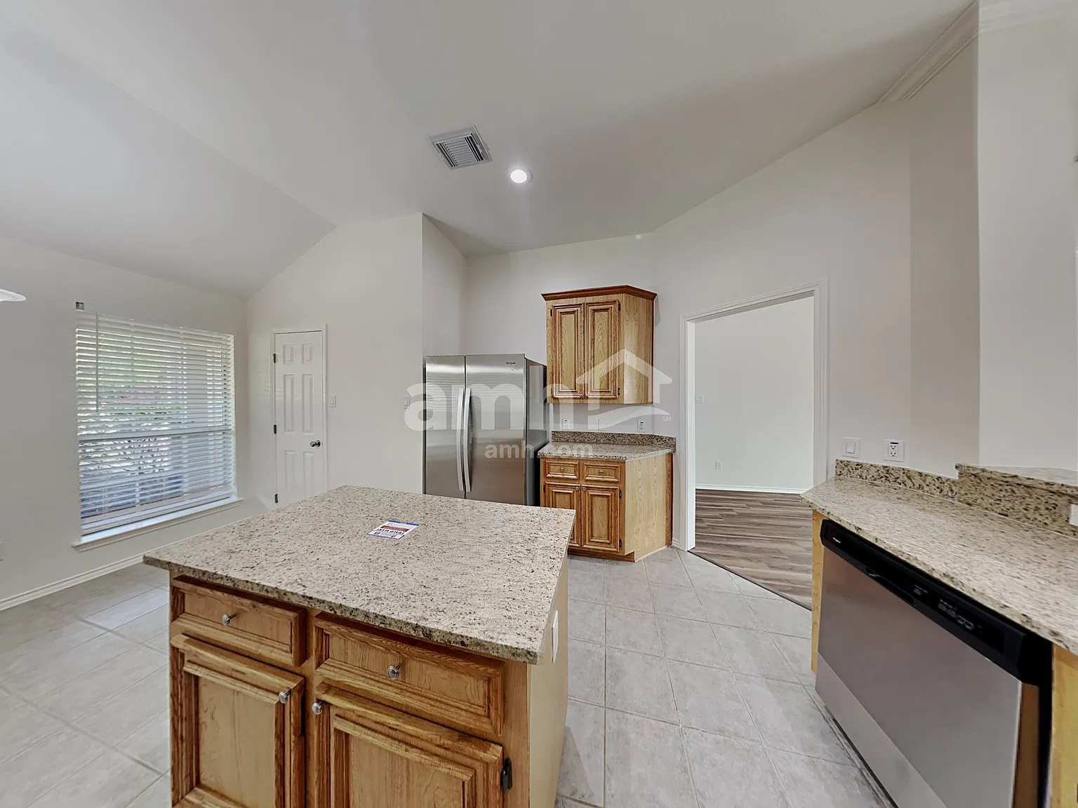 3 bed, 2.0 bath, 1765 sqft, $2,325 — Photo 4