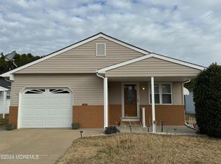 53 Selkirk Ave, Toms River, NJ 08757