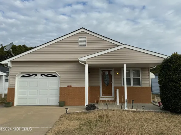 53 Selkirk Avenue, Toms River, NJ 08757