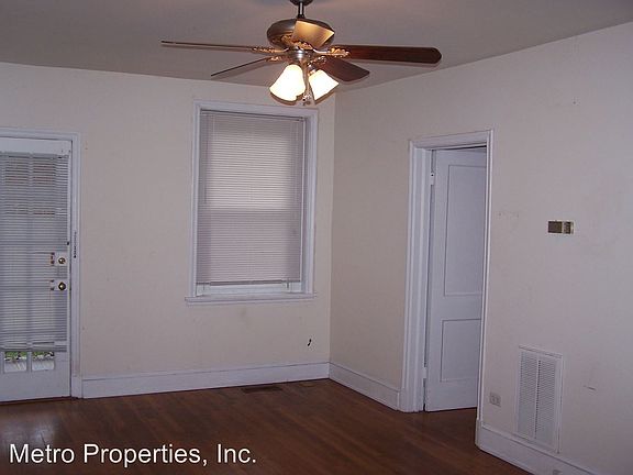 3rd image of 3426 W Grace St APT 8