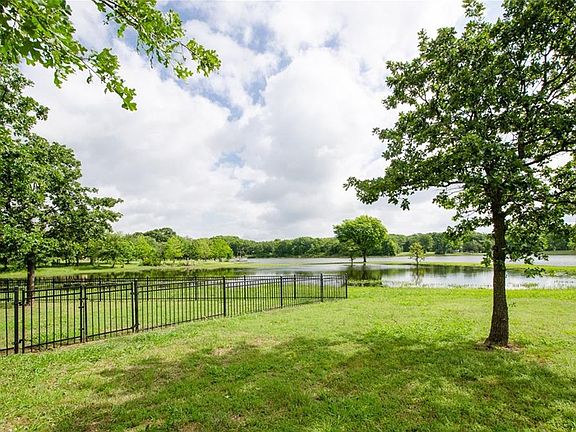 2nd image of 597 Clubhouse Dr