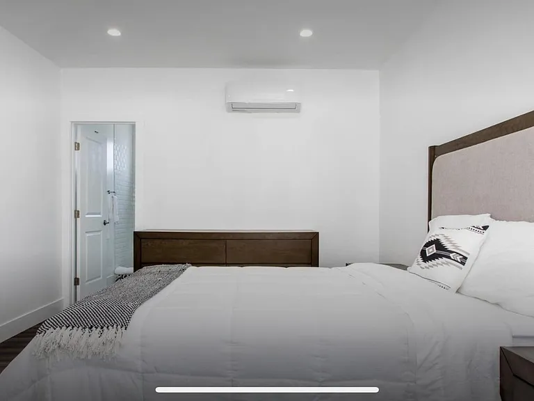 4453 Kingswell Ave #REAR HOUSE — Photo 1