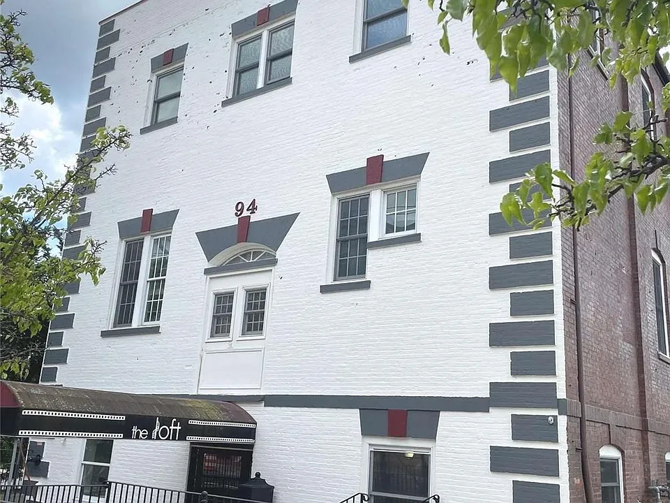 94 4th Ave #314