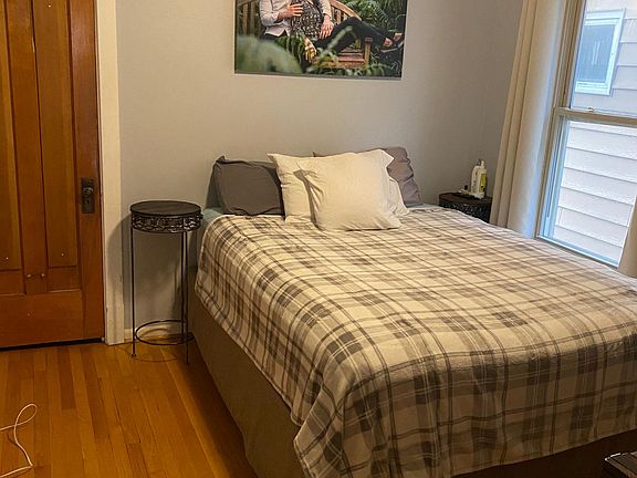 5th image of 5237 N Laramie Ave #1