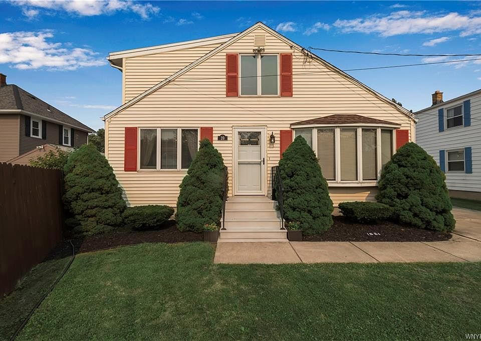 1st image of 39 Ellwood Ave