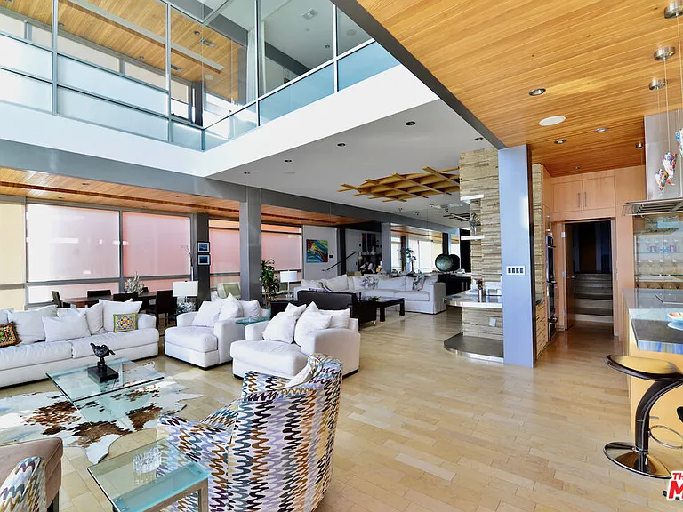 24826 Malibu Rd — Photo 8