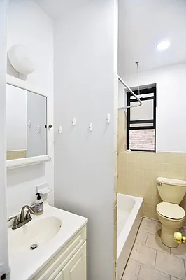 Rented by Bohemia Realty Group | media 18