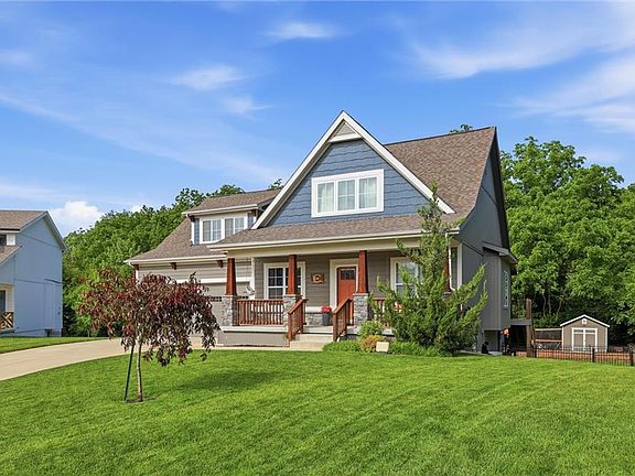 2nd image of 295 Fawn Ln