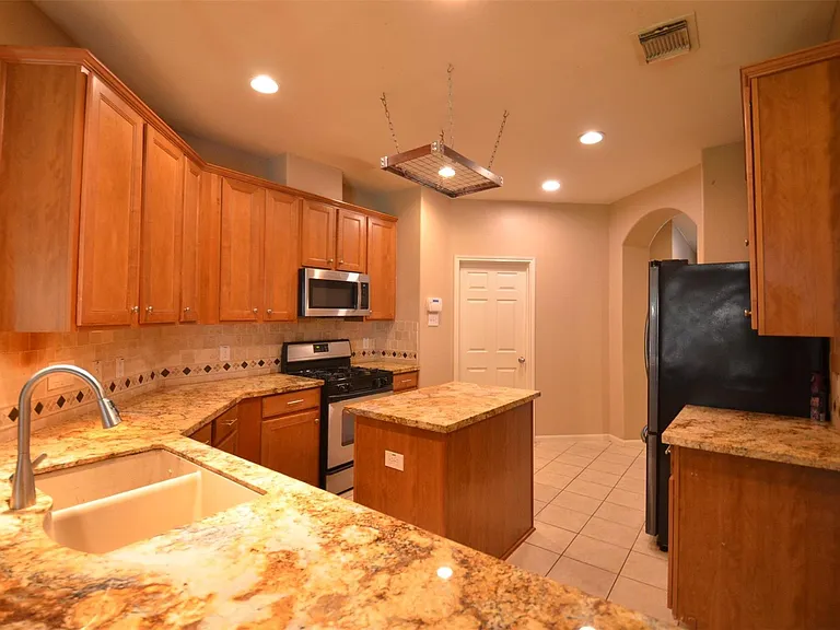 26822 Kingston Glen Ln — Photo 14