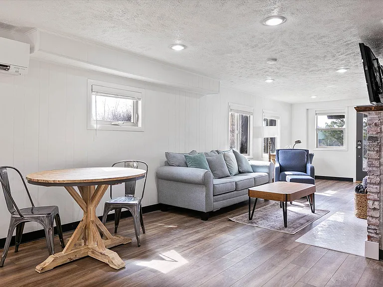 1208 S Elm St #A — Photo 9