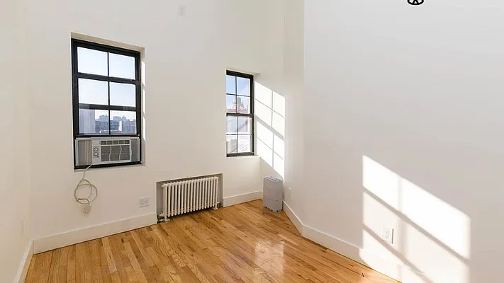 Rented by Nooklyn NYC LLC | media 18