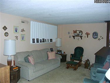 3rd image of 3081 Scott St