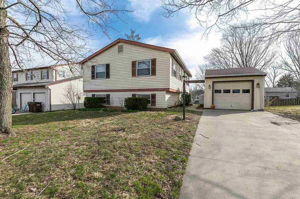 4224 Boxwood Ln photo 1