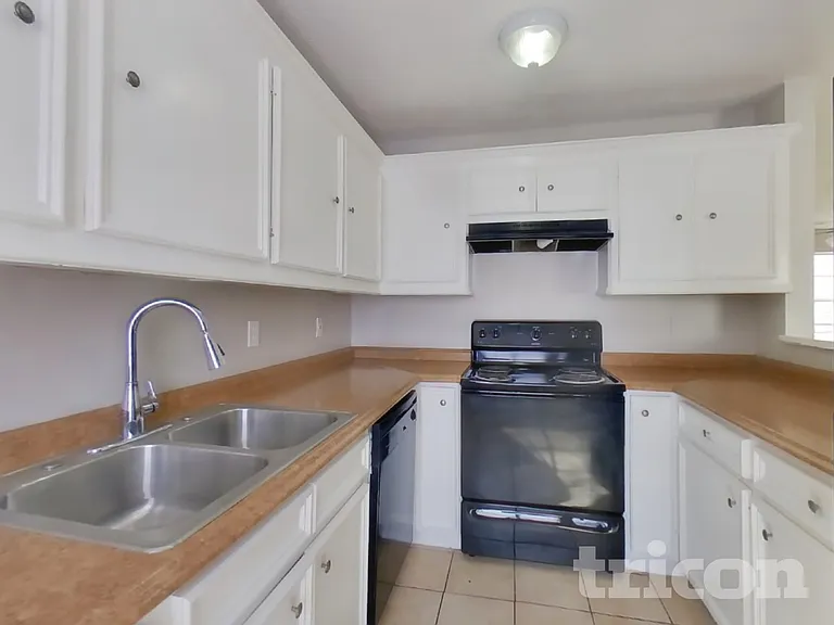 3522 Tangerine St — Photo 4