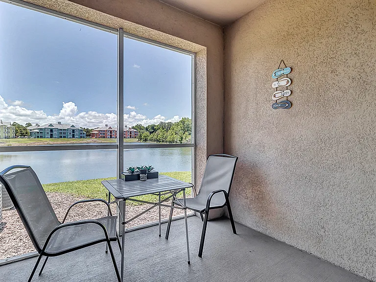 Screened-In Private Patio/Balcony