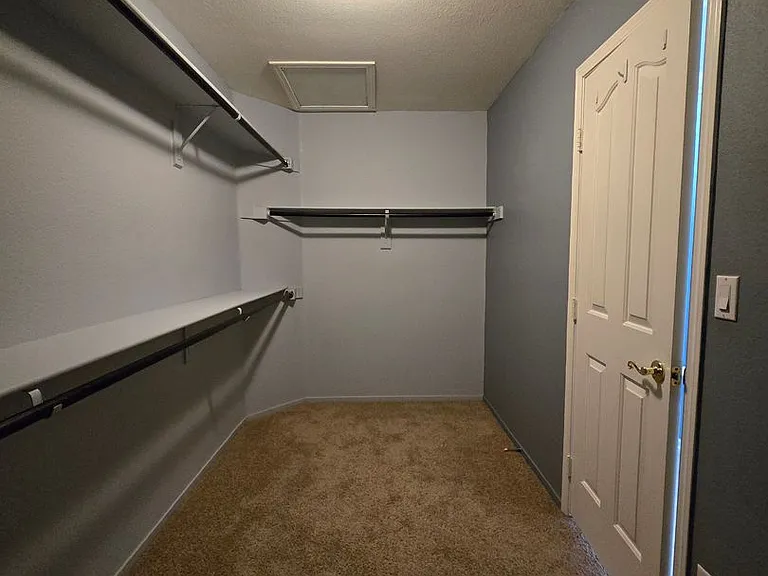 8244 W Gilmore Ave — Photo 35