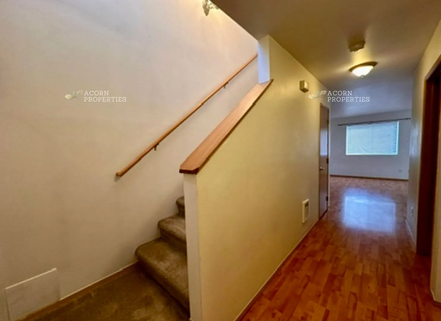 402 NW Meadow Court — Photo 3
