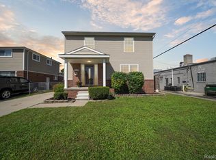 22191 Ridgedale St, Oak Park, MI 48237