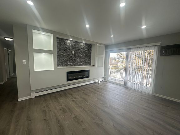 3rd image of 121 W 63rd St #D202