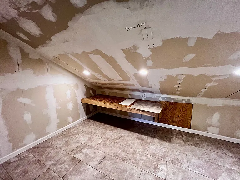 684 Orangewood Dr — Photo 24